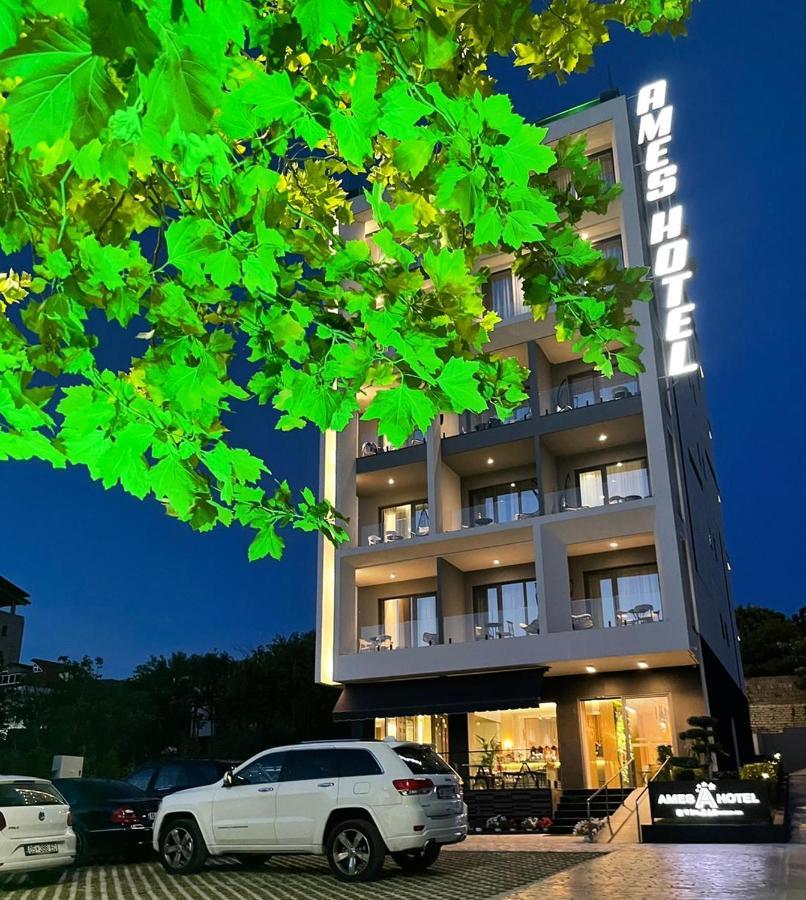 Ames & Hotel 4*