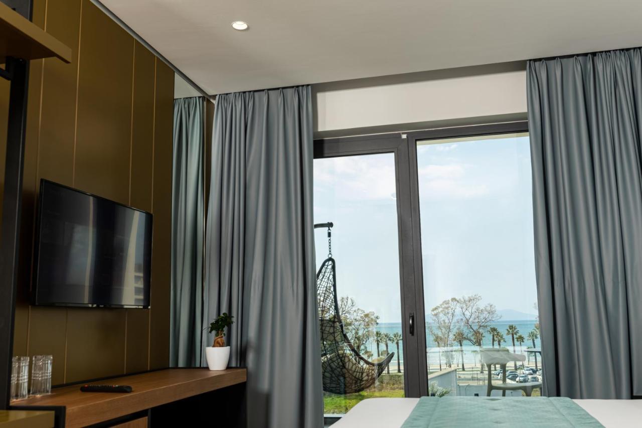 Ames & Hotel 4*