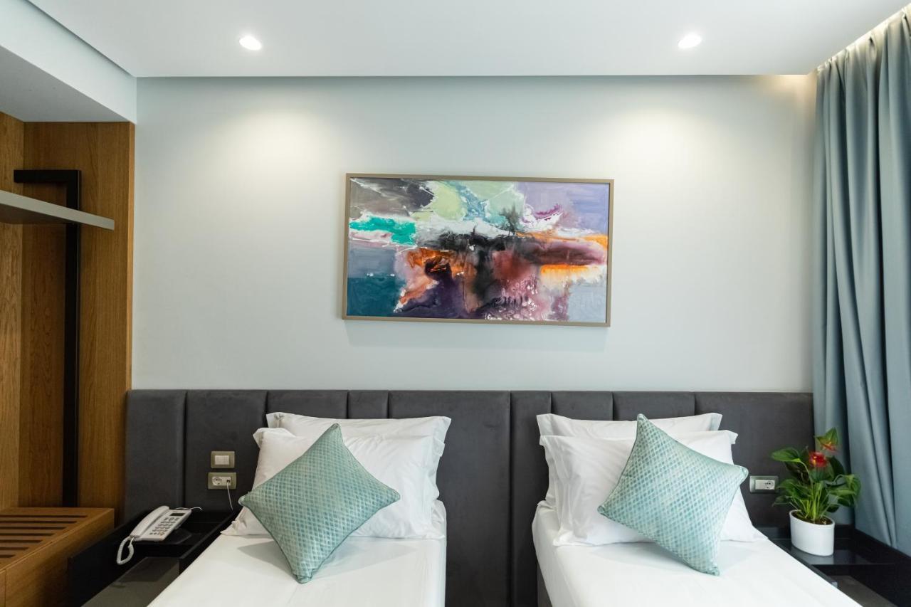 Hotel Ames & 4*