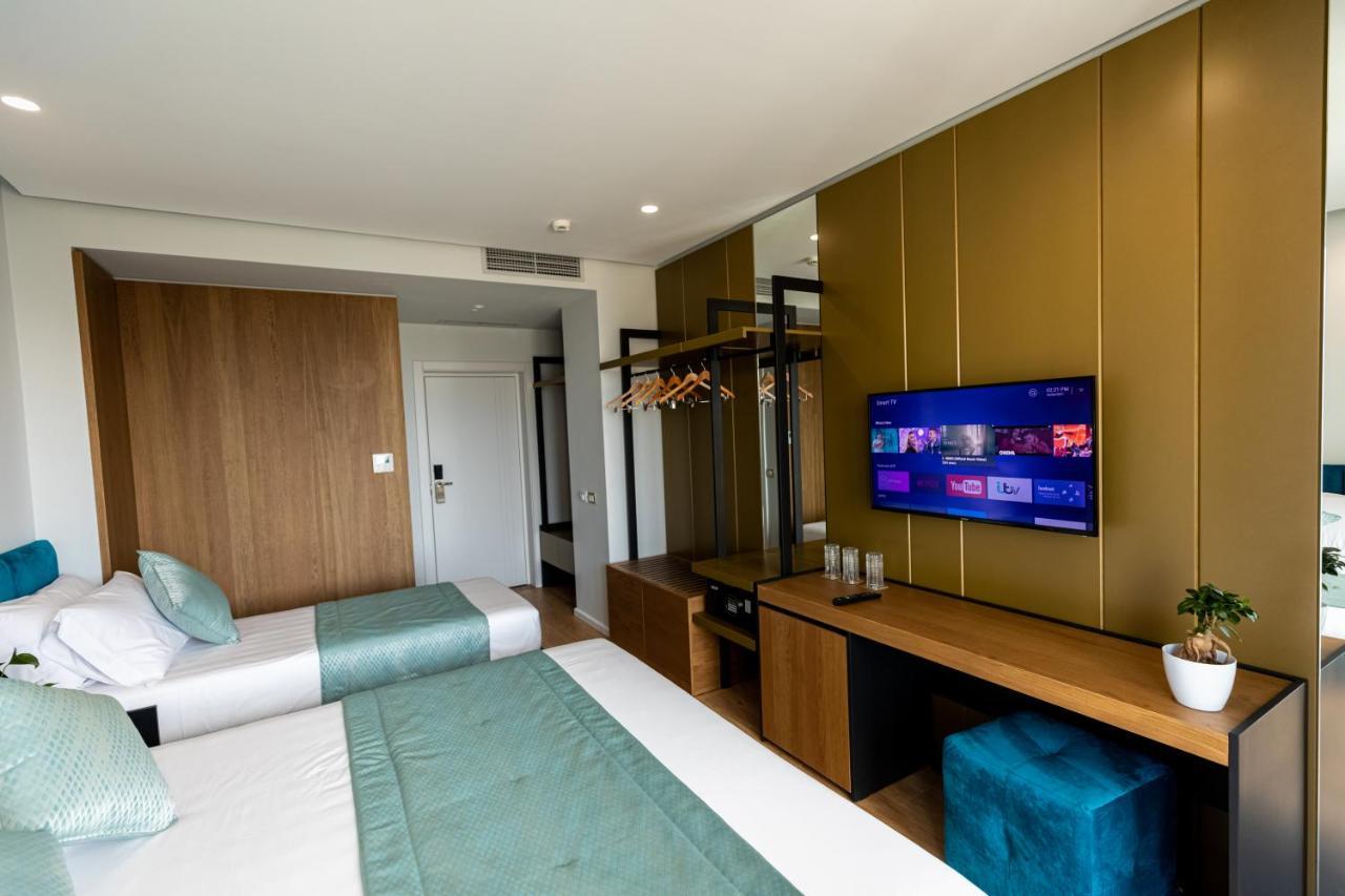 Hotel Ames & 4*